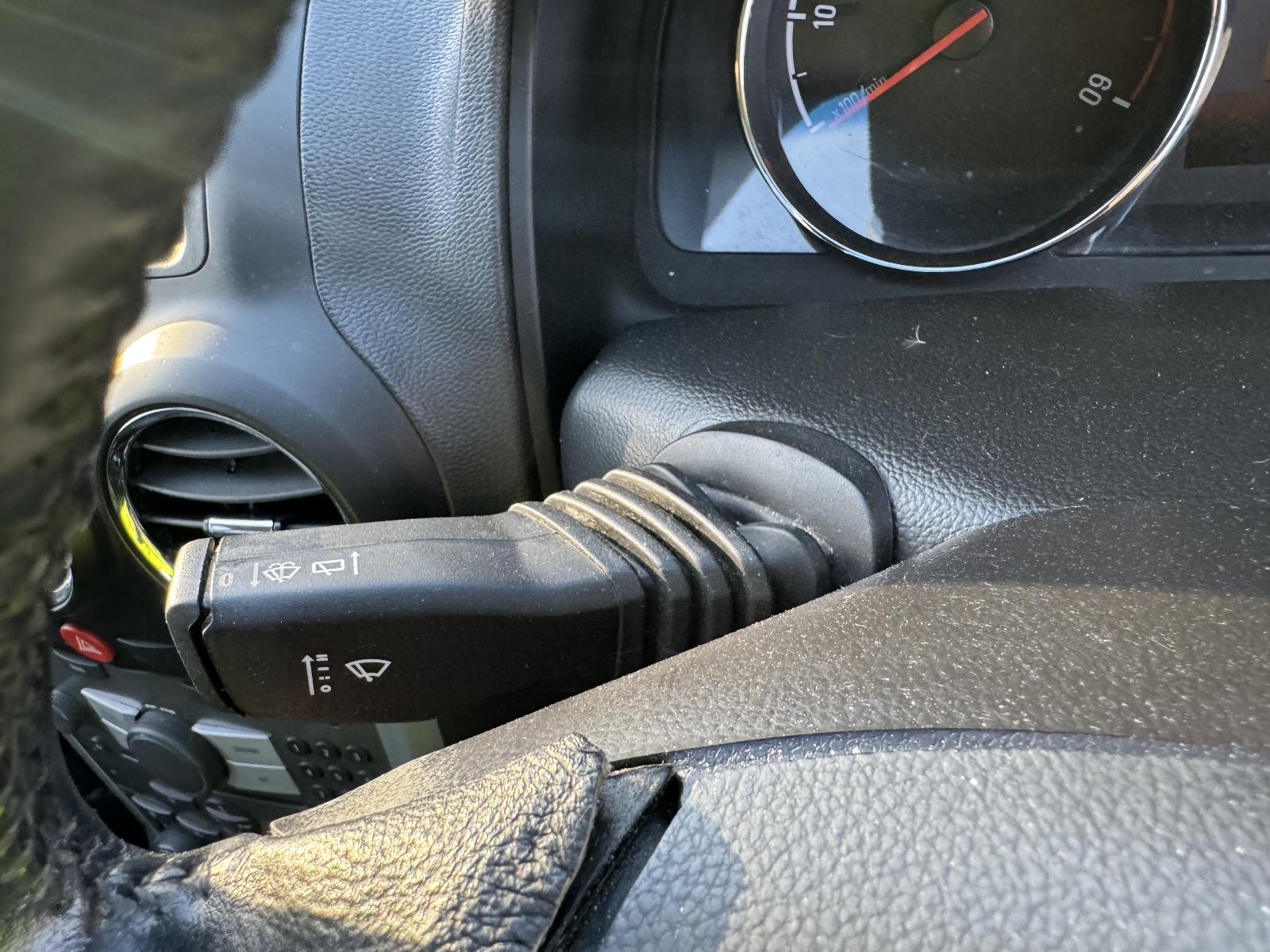 View HOLDEN CAPTIVA 2013 5 Door Station Wagon Breaking