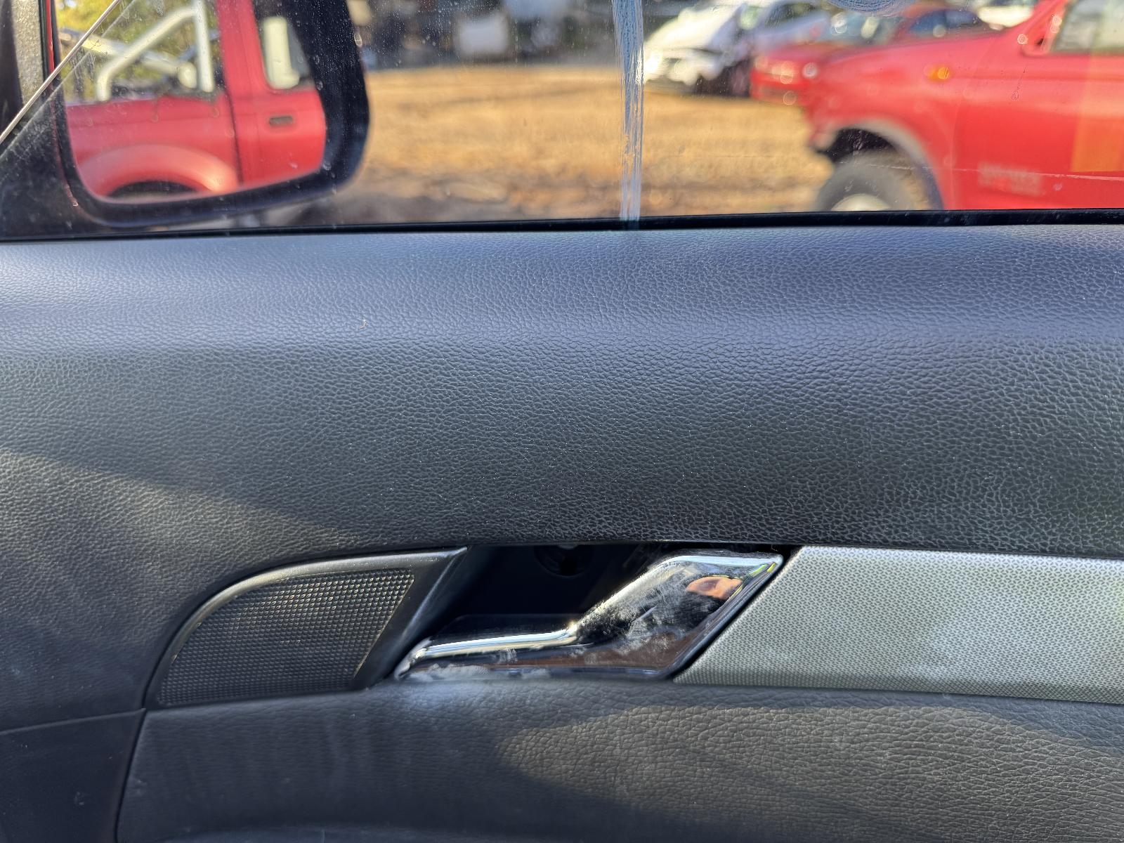 View HOLDEN CAPTIVA 2013 5 Door Station Wagon Breaking