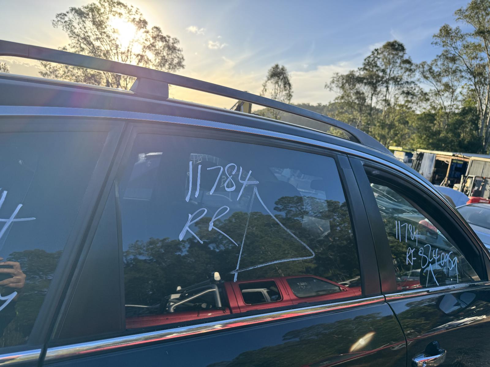 View HOLDEN CAPTIVA 2013 5 Door Station Wagon Breaking