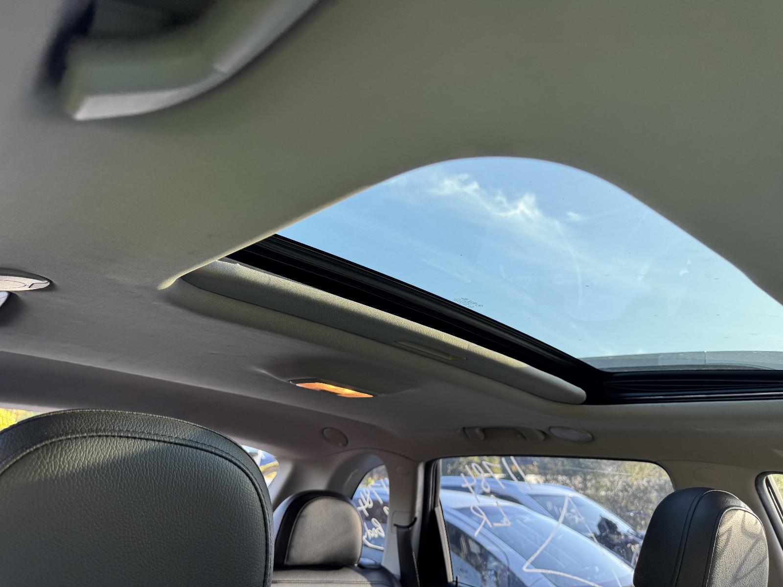 View HOLDEN CAPTIVA 2013 5 Door Station Wagon Breaking