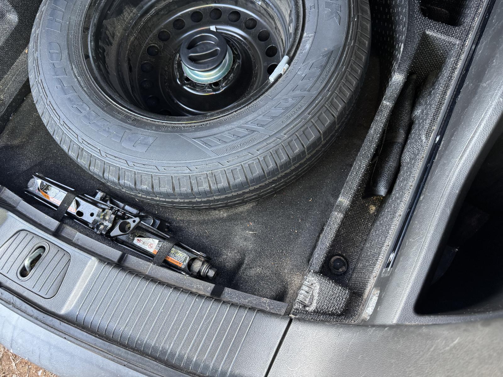 View HOLDEN CAPTIVA 2013 5 Door Station Wagon Breaking