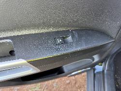 View HOLDEN CAPTIVA 2013 5 Door Station Wagon Breaking