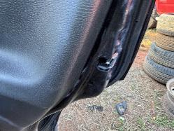 View HOLDEN CAPTIVA 2013 5 Door Station Wagon Breaking