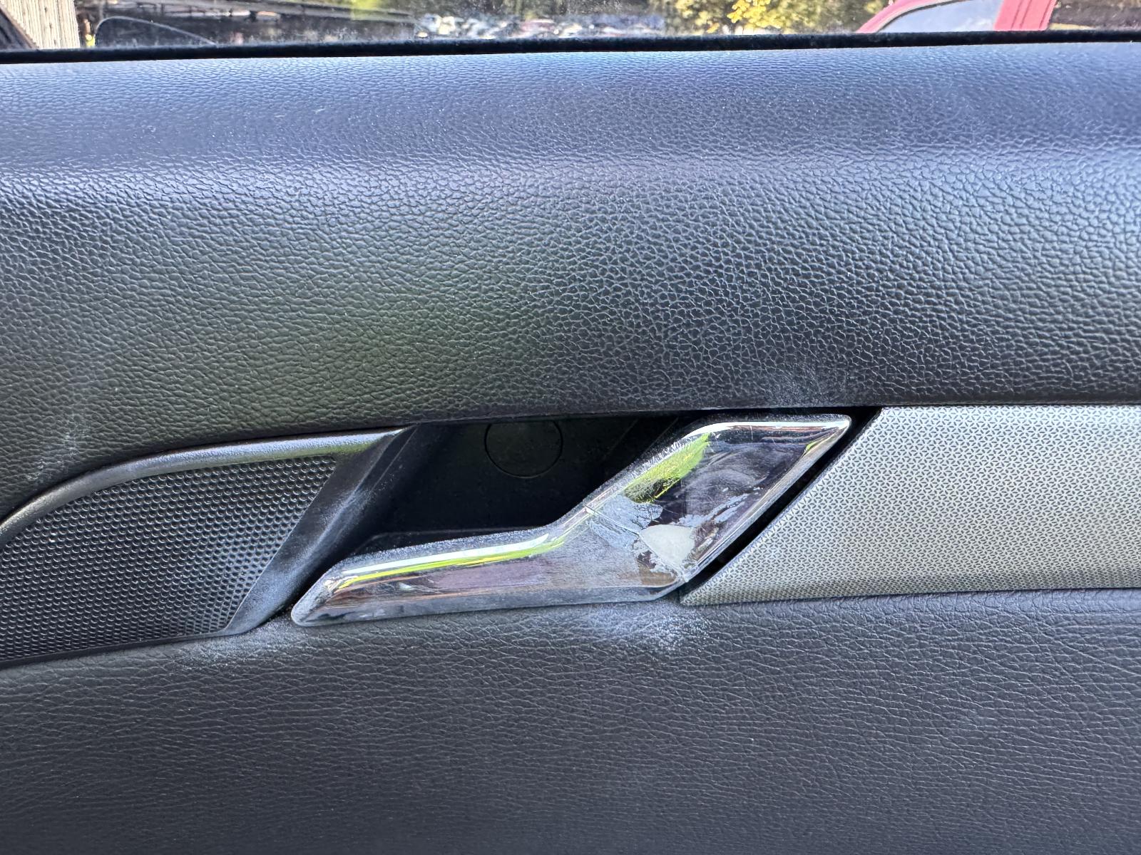 View HOLDEN CAPTIVA 2013 5 Door Station Wagon Breaking