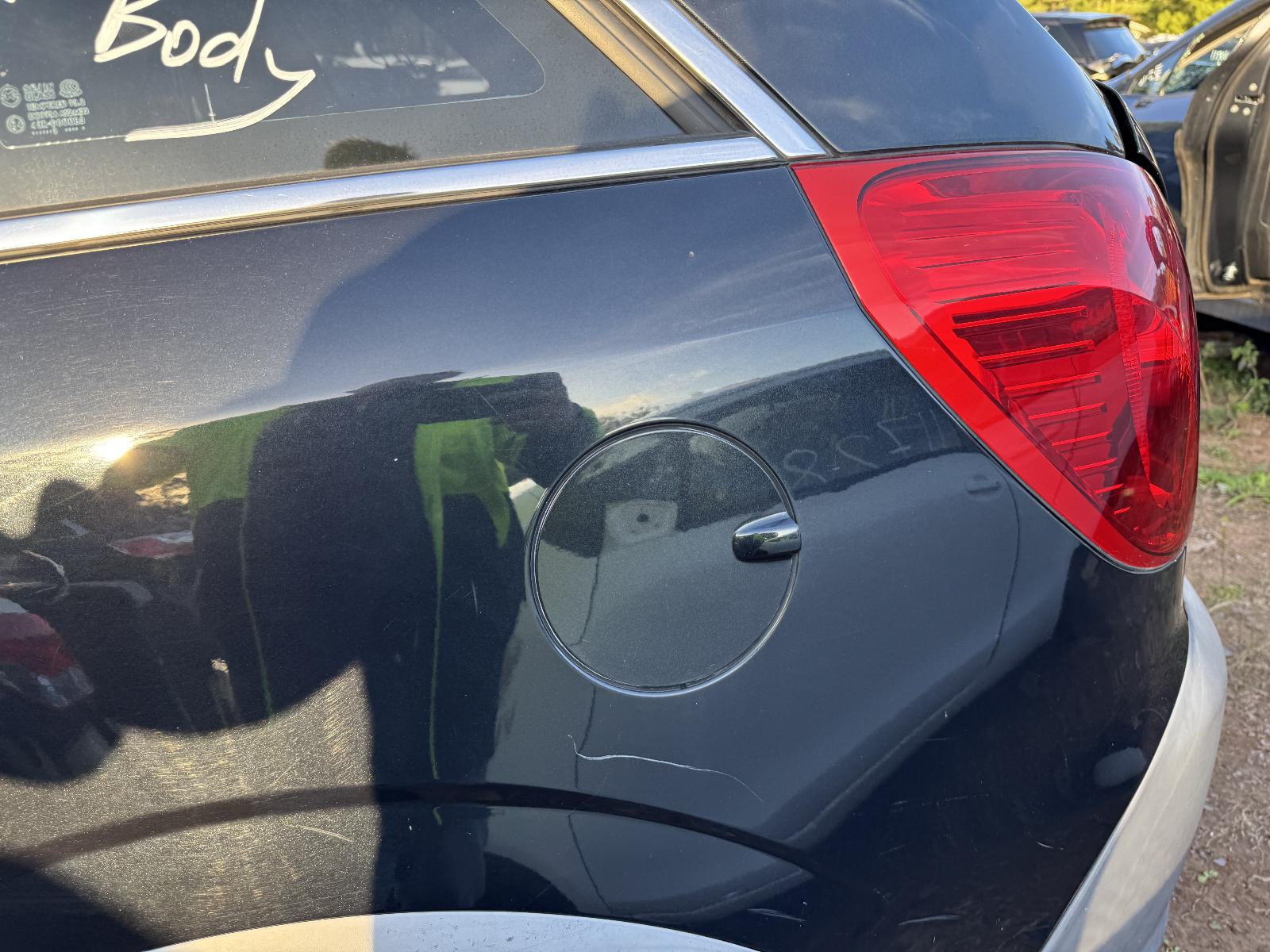 View HOLDEN CAPTIVA 2013 5 Door Station Wagon Breaking