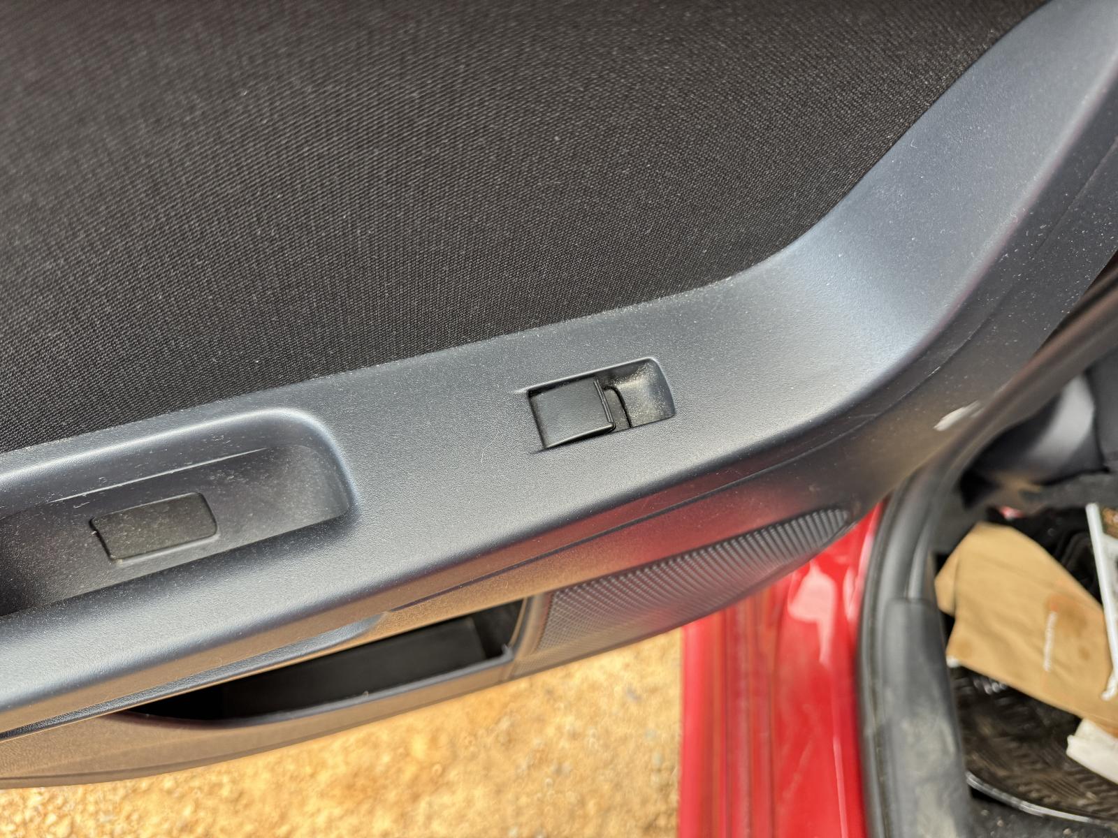 View MITSUBISHI LANCER 2010 4 Door Sedan Breaking