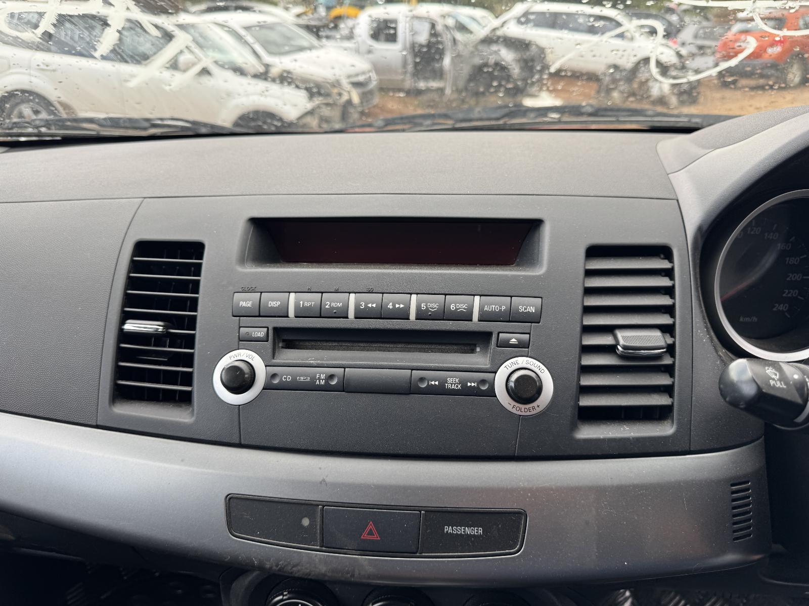 View MITSUBISHI LANCER 2010 4 Door Sedan Breaking