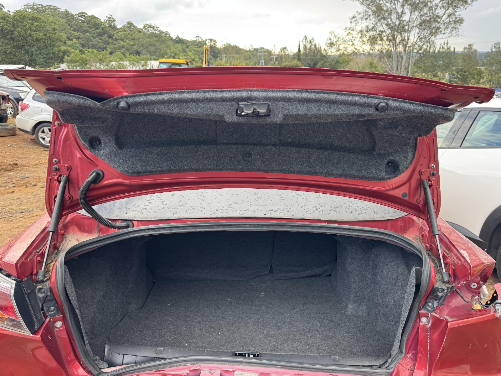 View MITSUBISHI LANCER 2010 4 Door Sedan Breaking