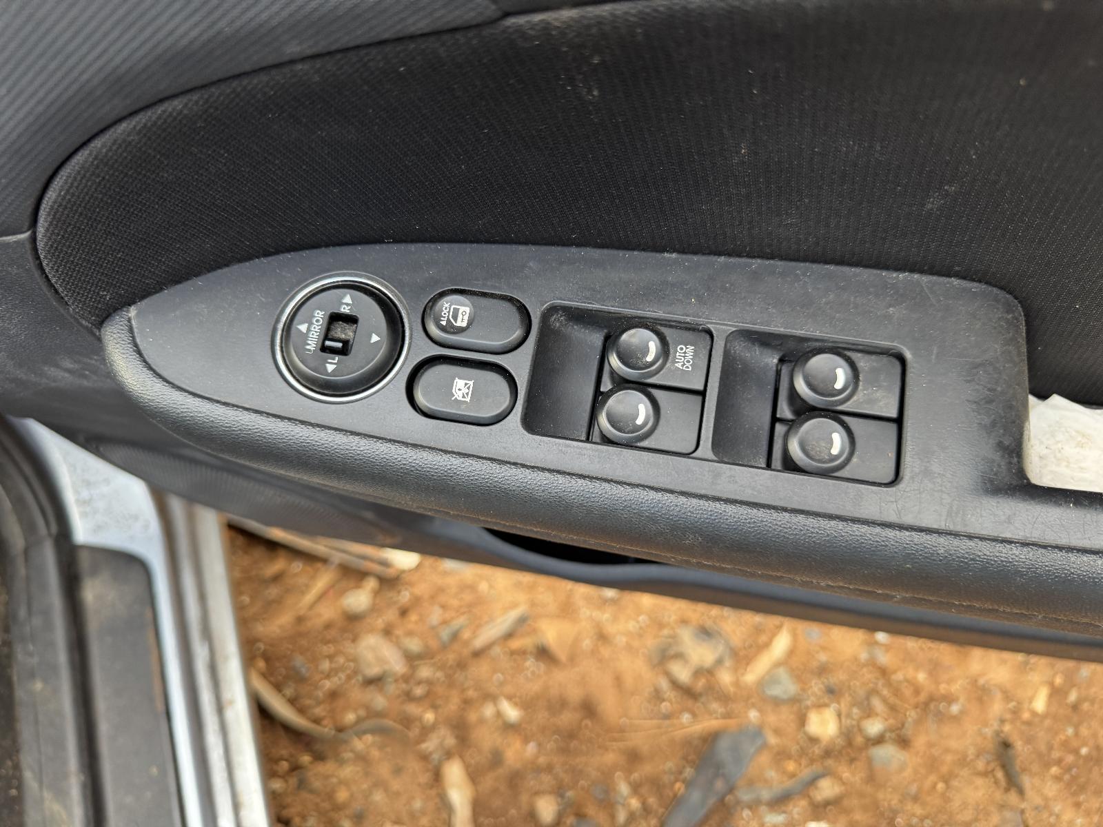 View HYUNDAI I30 2011 5 Door Hatchback Breaking