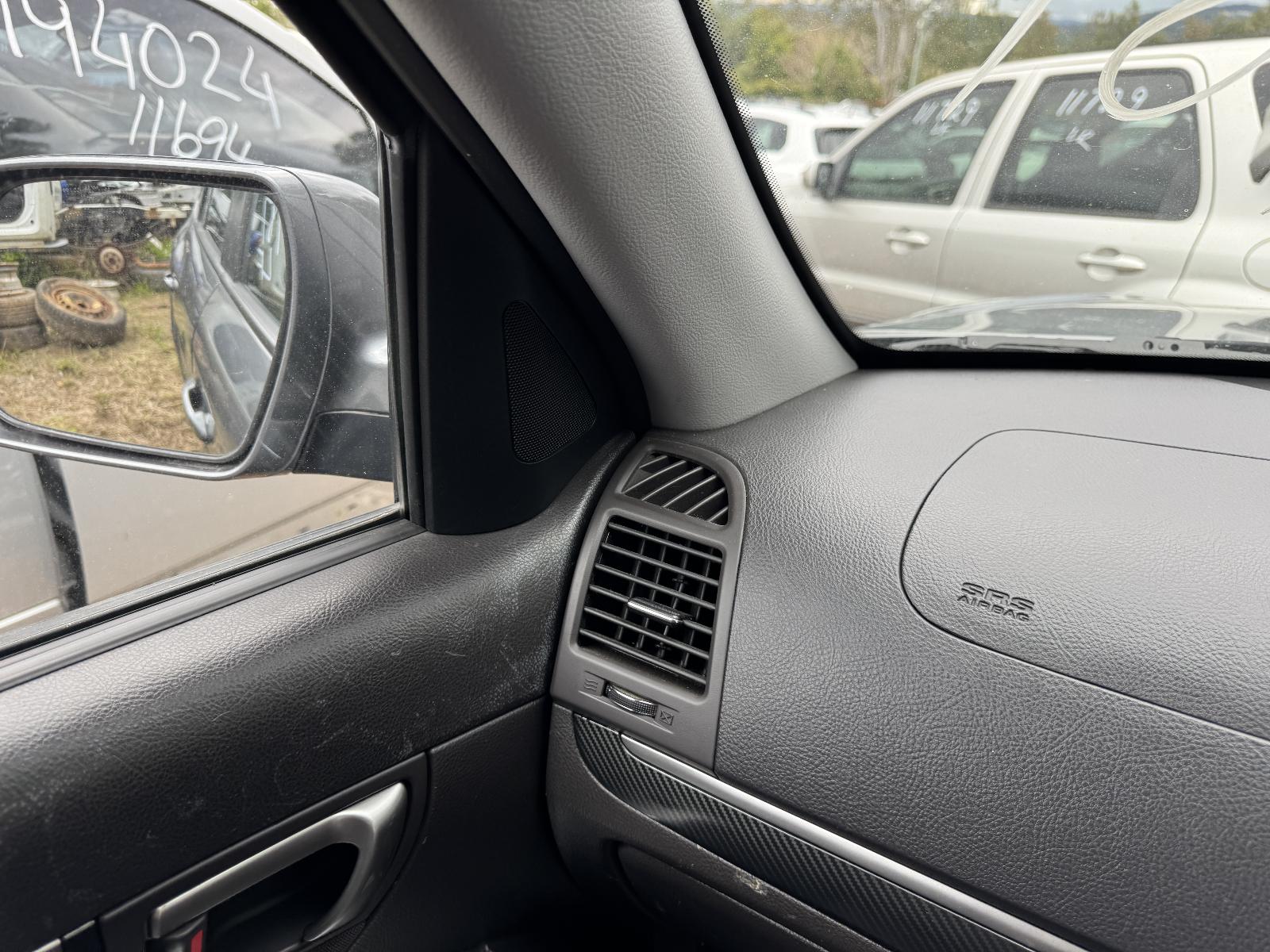 View HYUNDAI SANTA FE 2011 5 Door Station Wagon Breaking