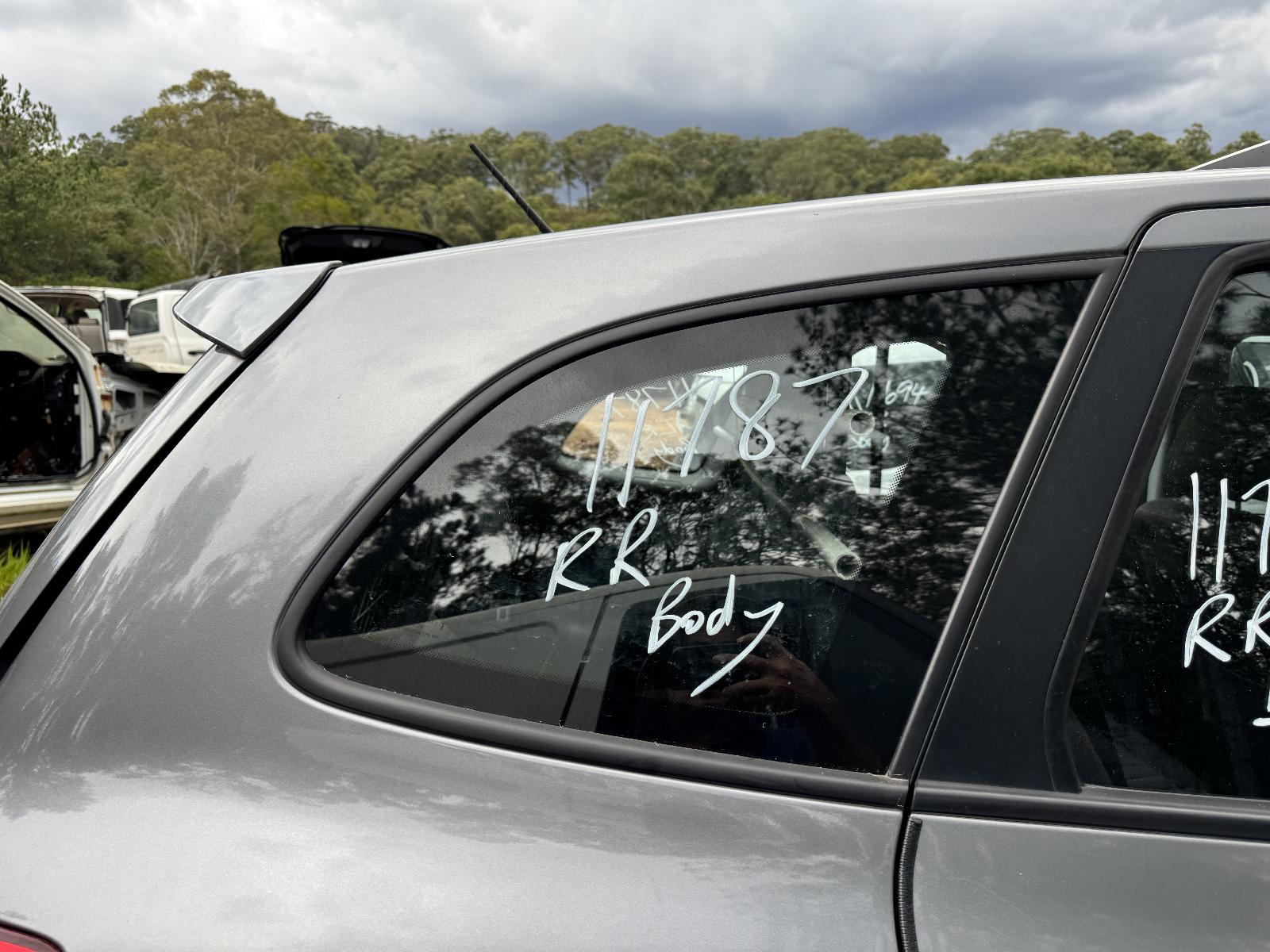 View HYUNDAI SANTA FE 2011 5 Door Station Wagon Breaking