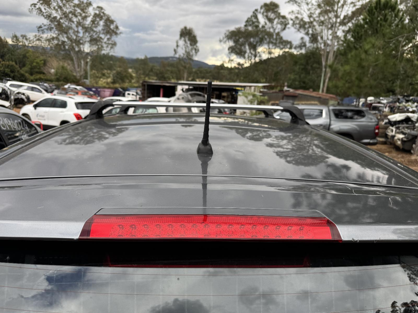 View HYUNDAI SANTA FE 2011 5 Door Station Wagon Breaking
