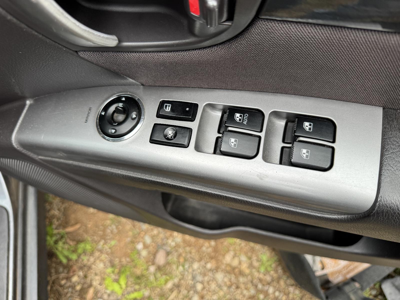 View HYUNDAI SANTA FE 2011 5 Door Station Wagon Breaking