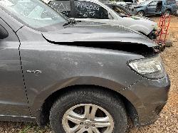 View HYUNDAI SANTA FE 2011 5 Door Station Wagon Breaking