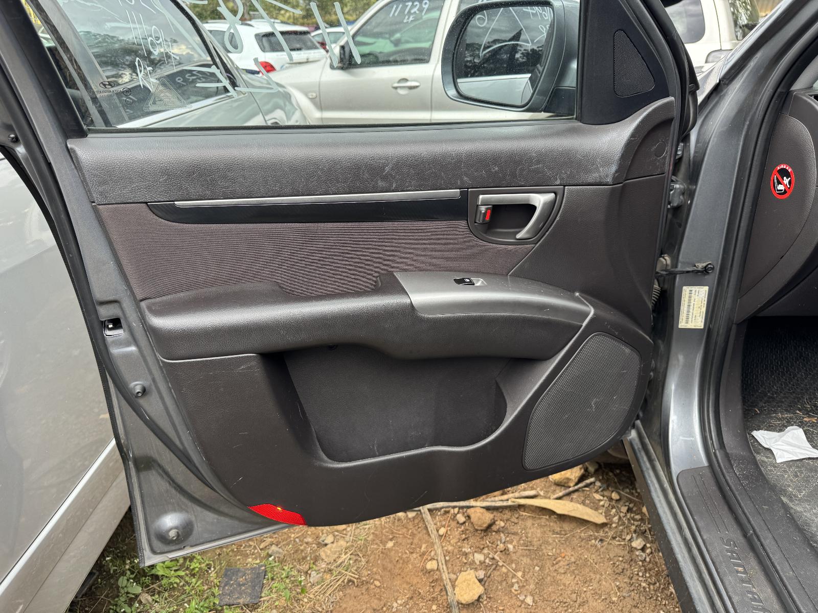 View HYUNDAI SANTA FE 2011 5 Door Station Wagon Breaking
