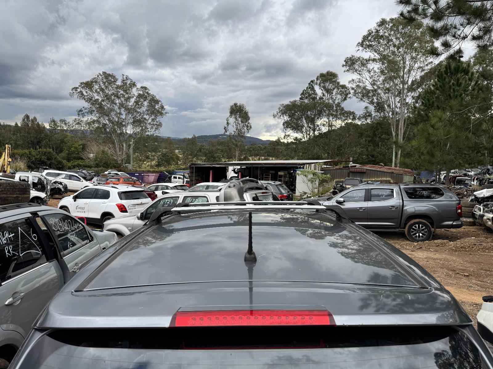 View HYUNDAI SANTA FE 2011 5 Door Station Wagon Breaking