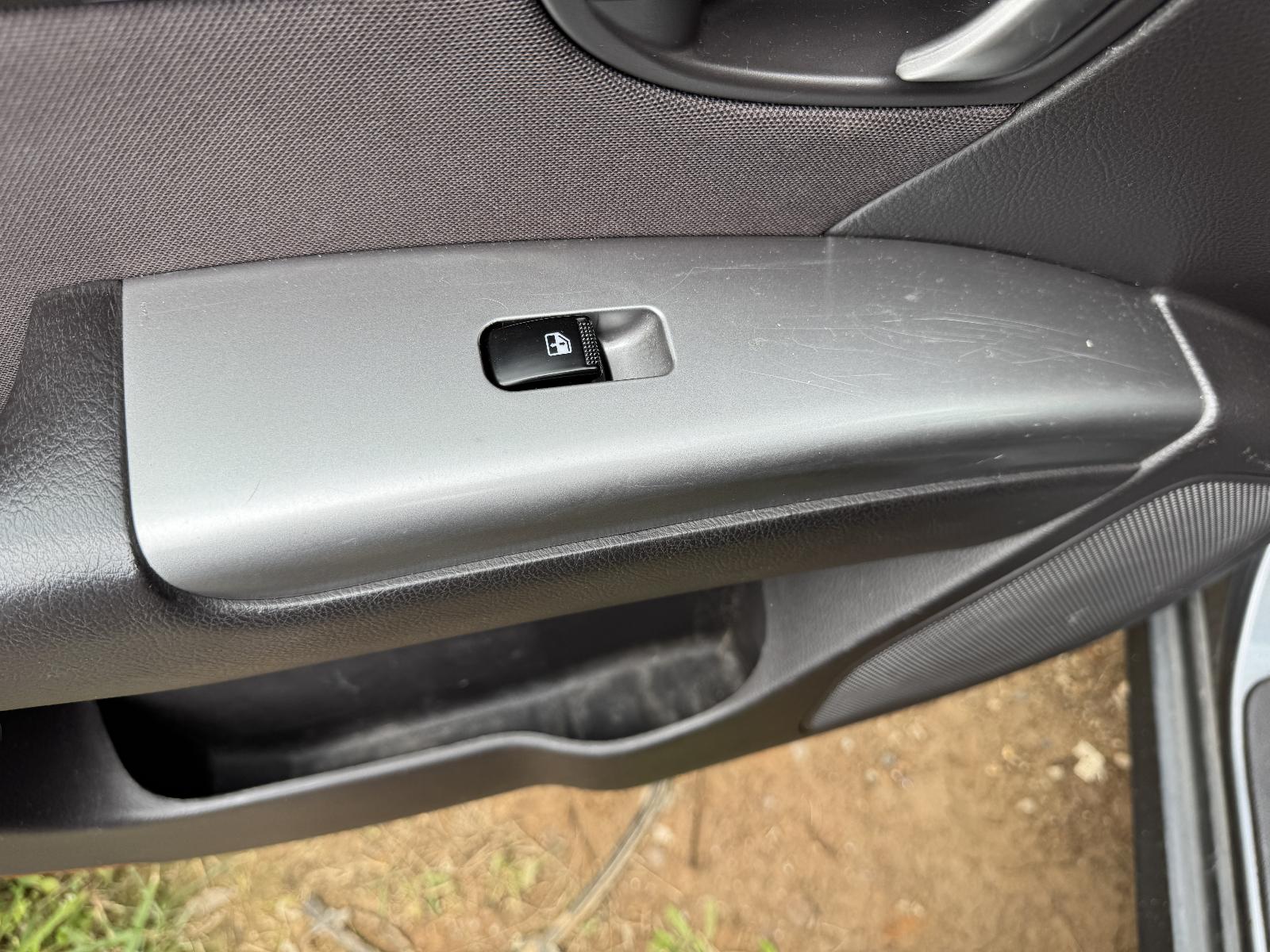 View HYUNDAI SANTA FE 2011 5 Door Station Wagon Breaking