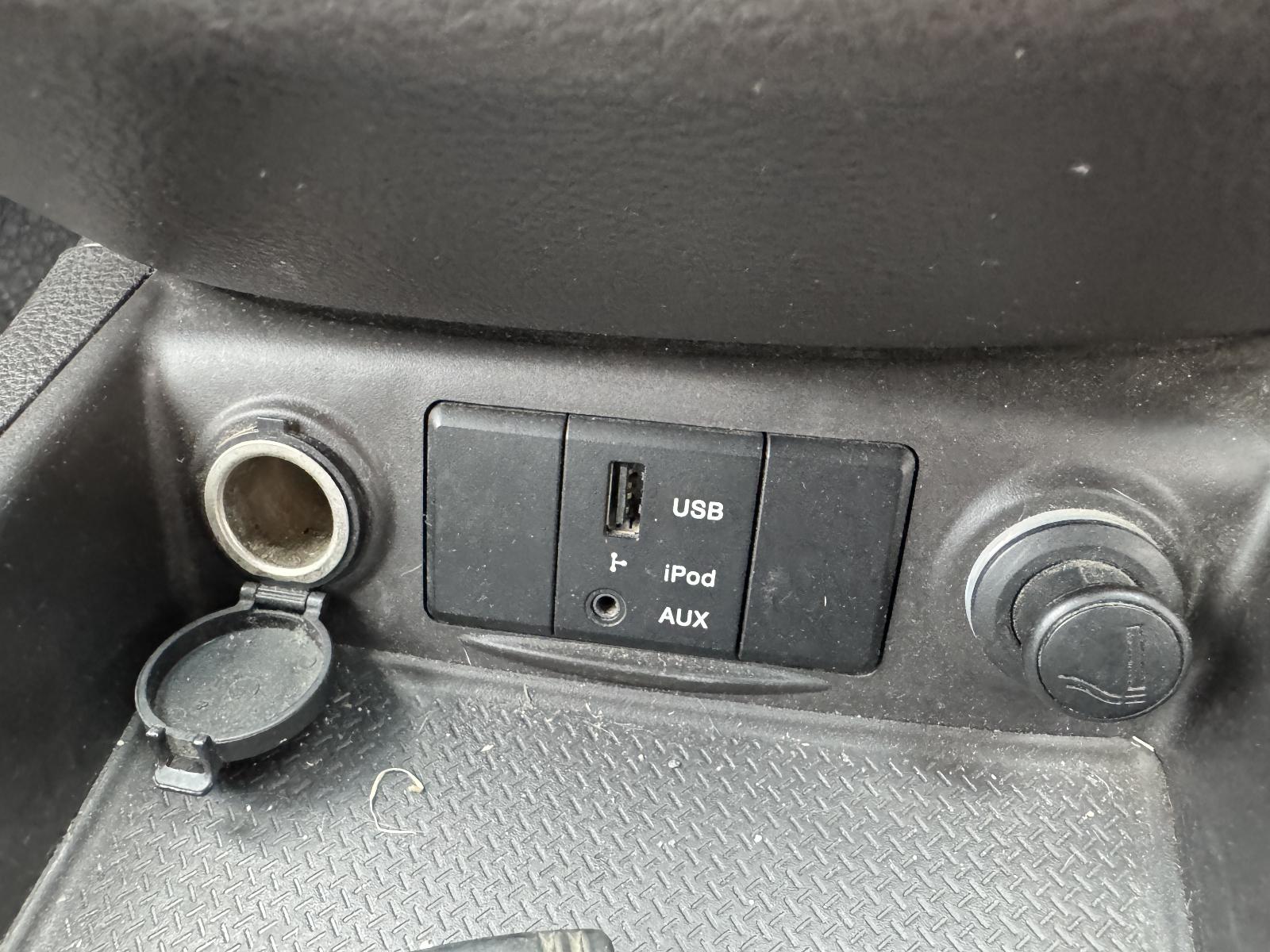 View HYUNDAI SANTA FE 2011 5 Door Station Wagon Breaking