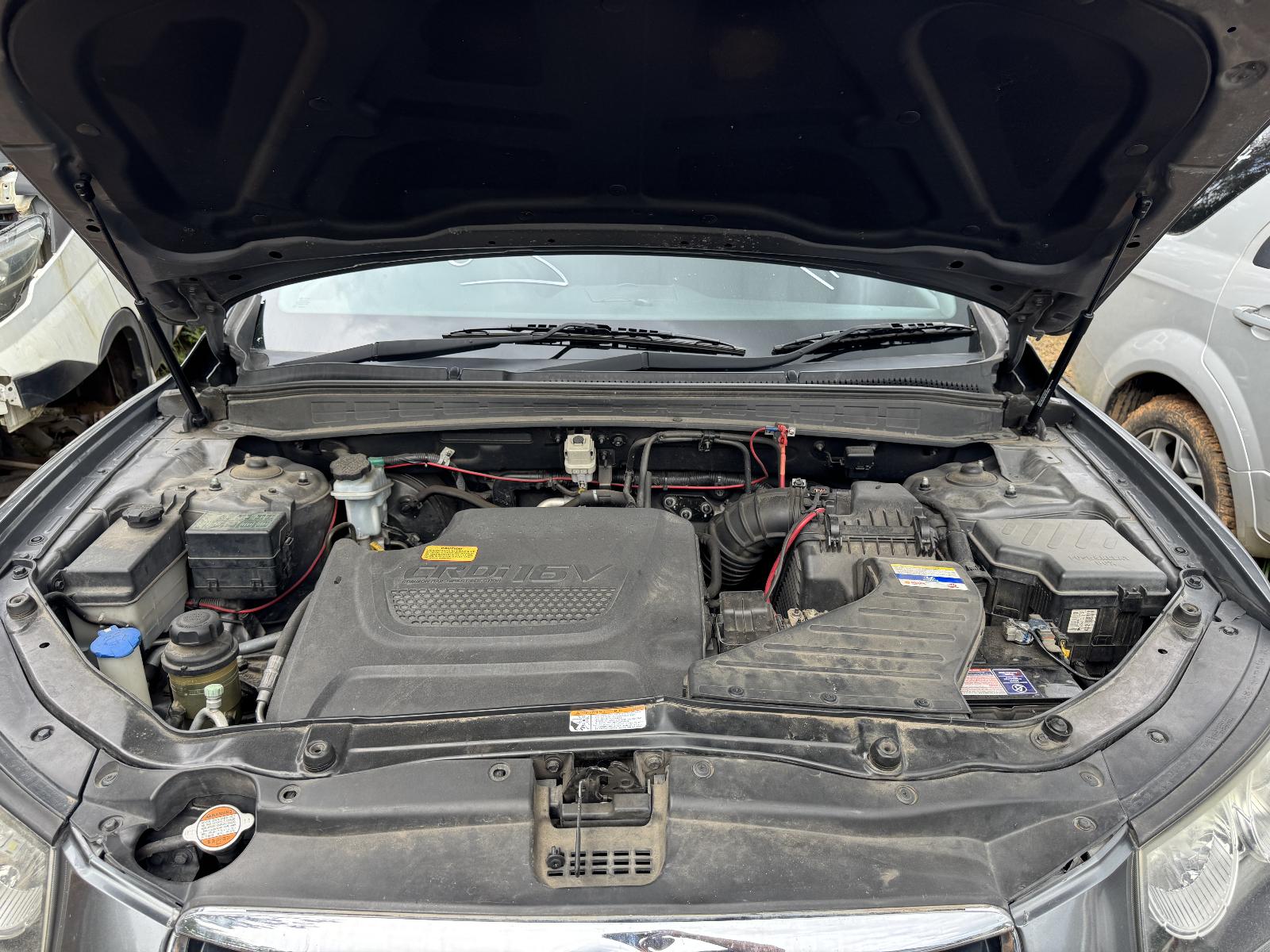 View HYUNDAI SANTA FE 2011 5 Door Station Wagon Breaking