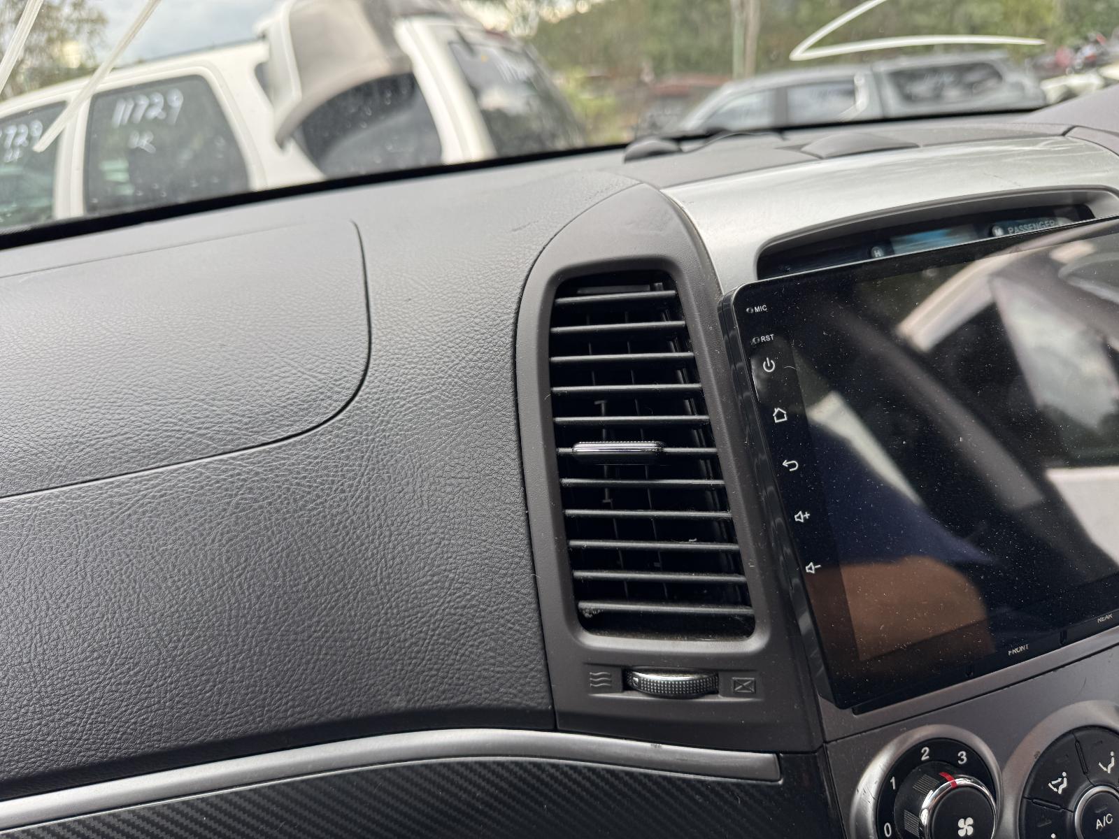 View HYUNDAI SANTA FE 2011 5 Door Station Wagon Breaking