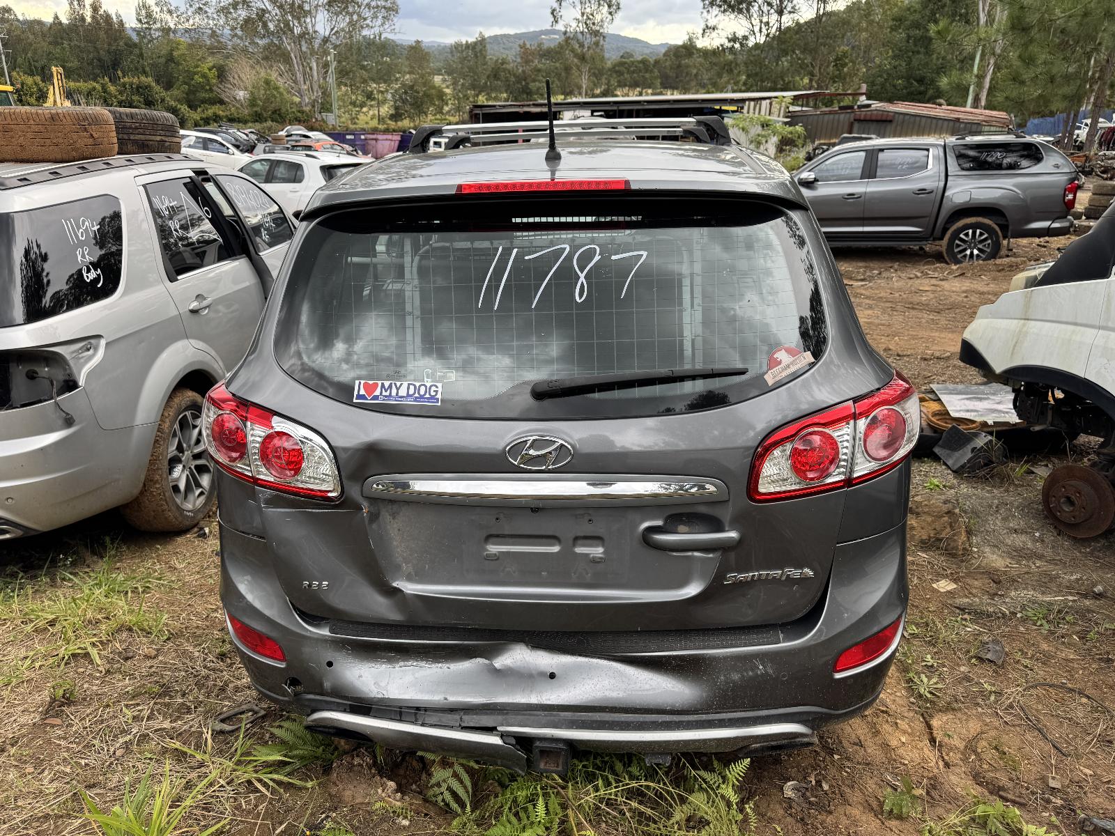 View HYUNDAI SANTA FE 2011 5 Door Station Wagon Breaking
