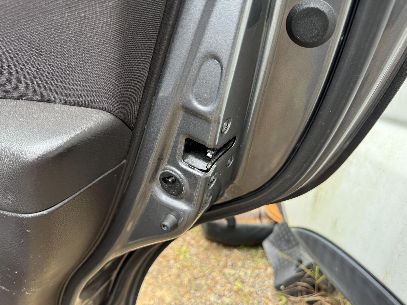 View HYUNDAI SANTA FE 2011 5 Door Station Wagon Breaking