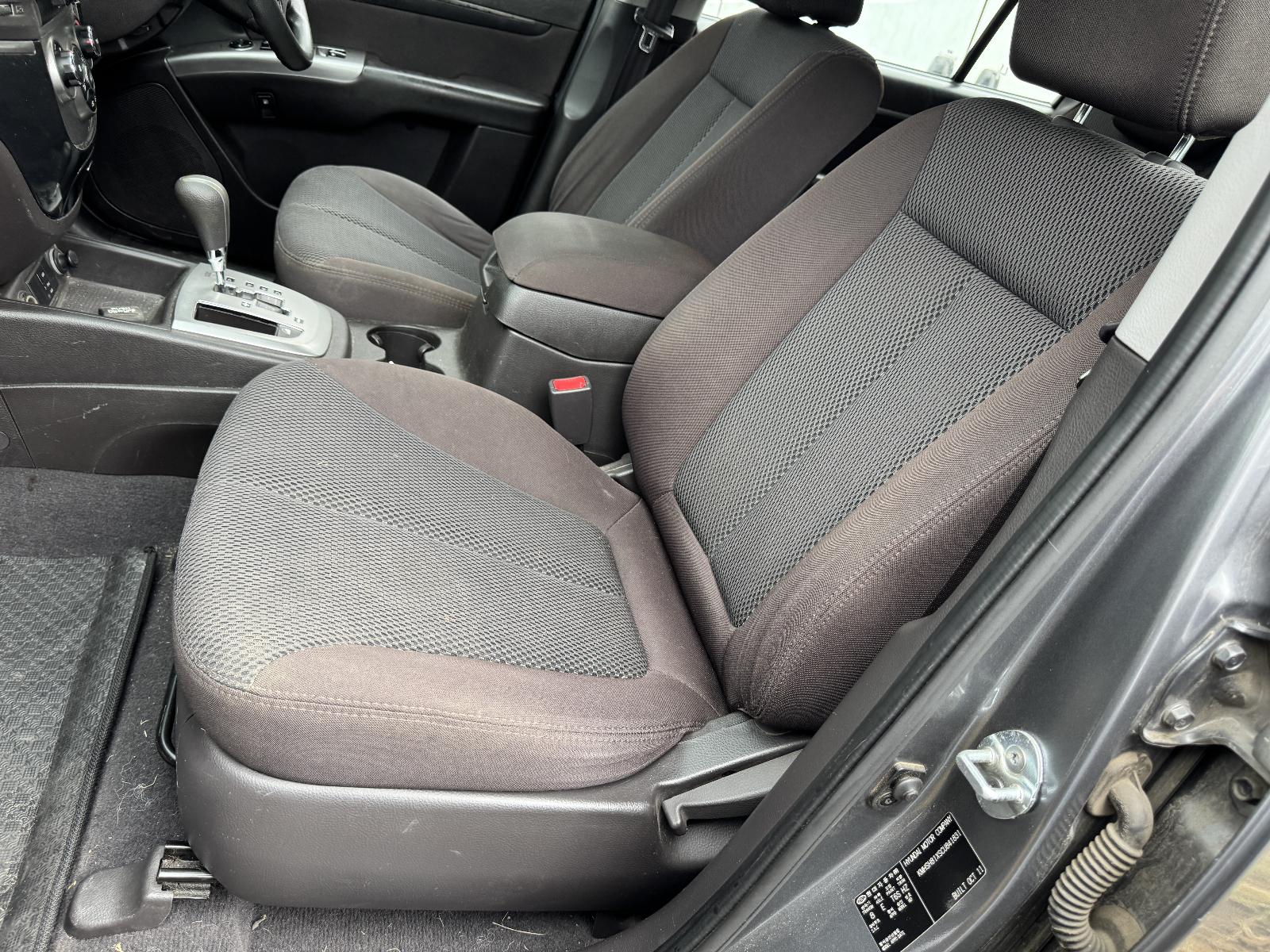 View HYUNDAI SANTA FE 2011 5 Door Station Wagon Breaking