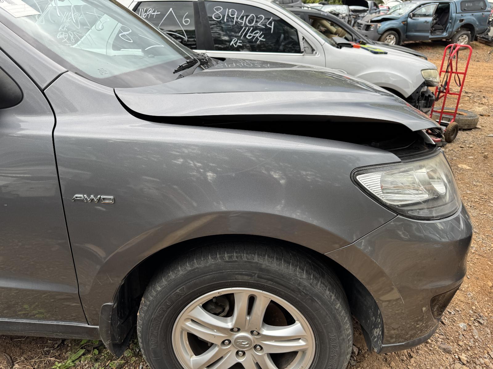 View HYUNDAI SANTA FE 2011 5 Door Station Wagon Breaking