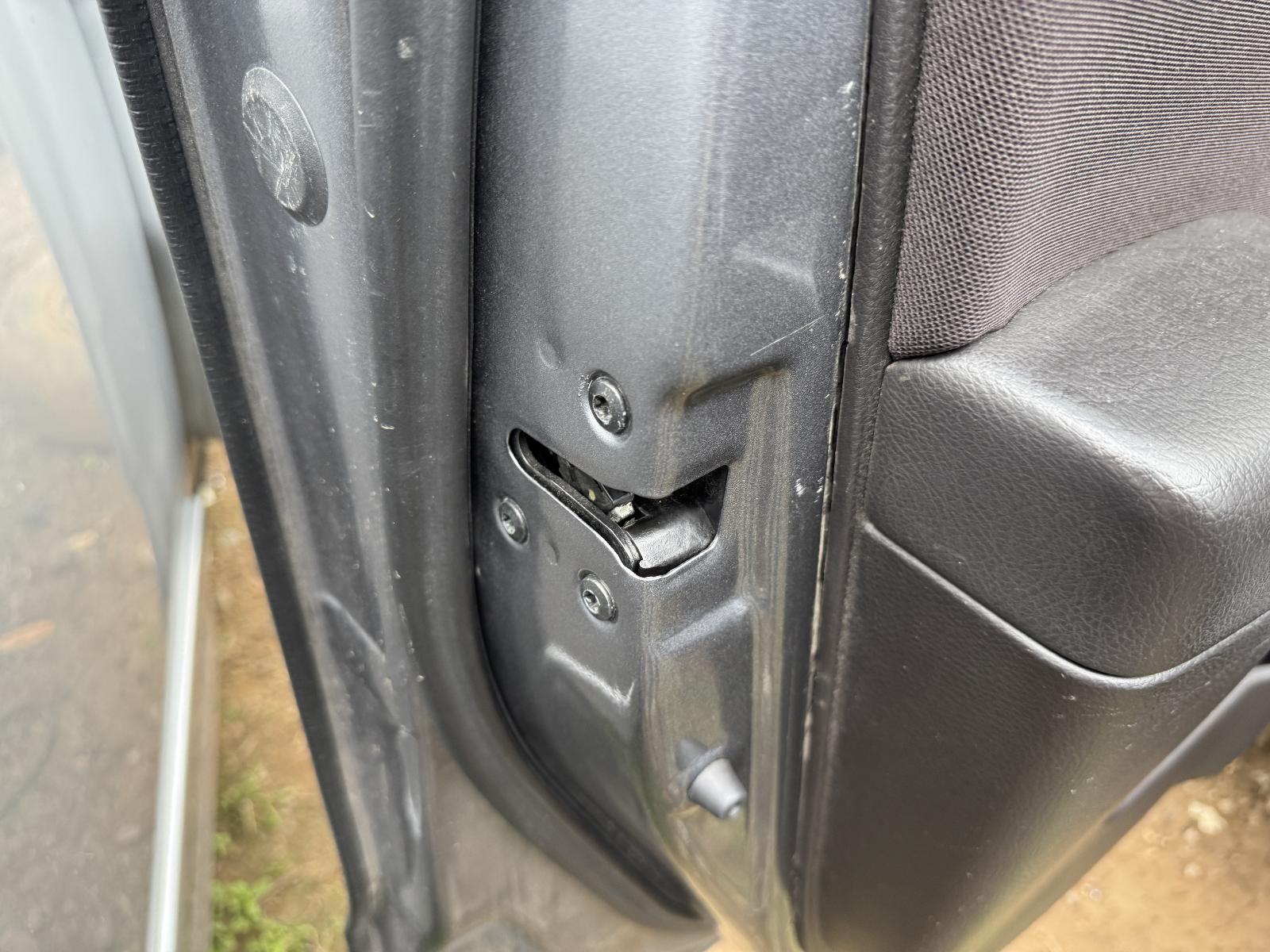 View HYUNDAI SANTA FE 2011 5 Door Station Wagon Breaking