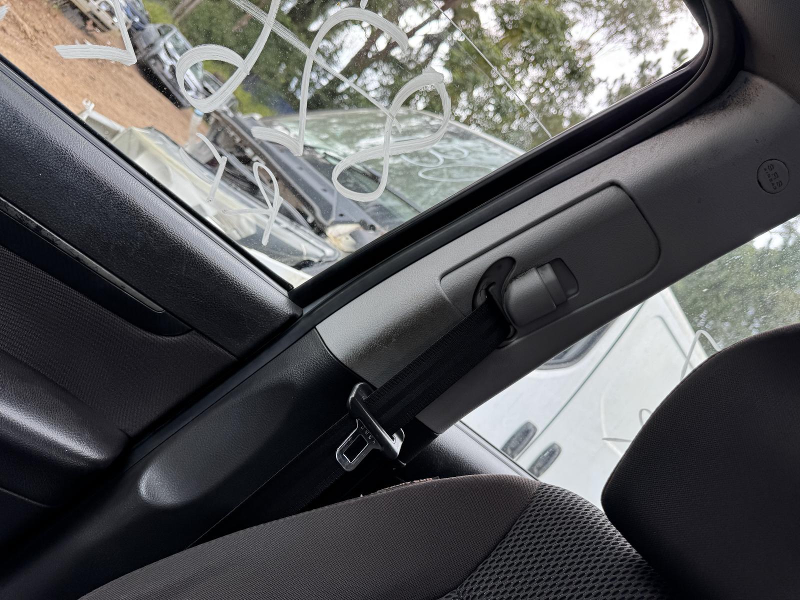 View HYUNDAI SANTA FE 2011 5 Door Station Wagon Breaking