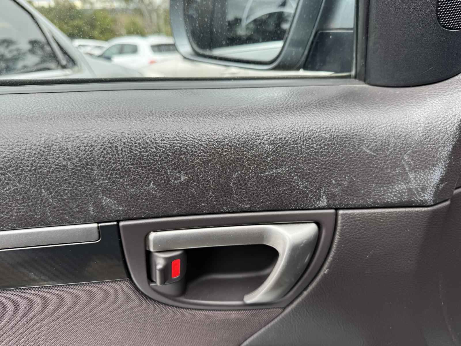 View HYUNDAI SANTA FE 2011 5 Door Station Wagon Breaking