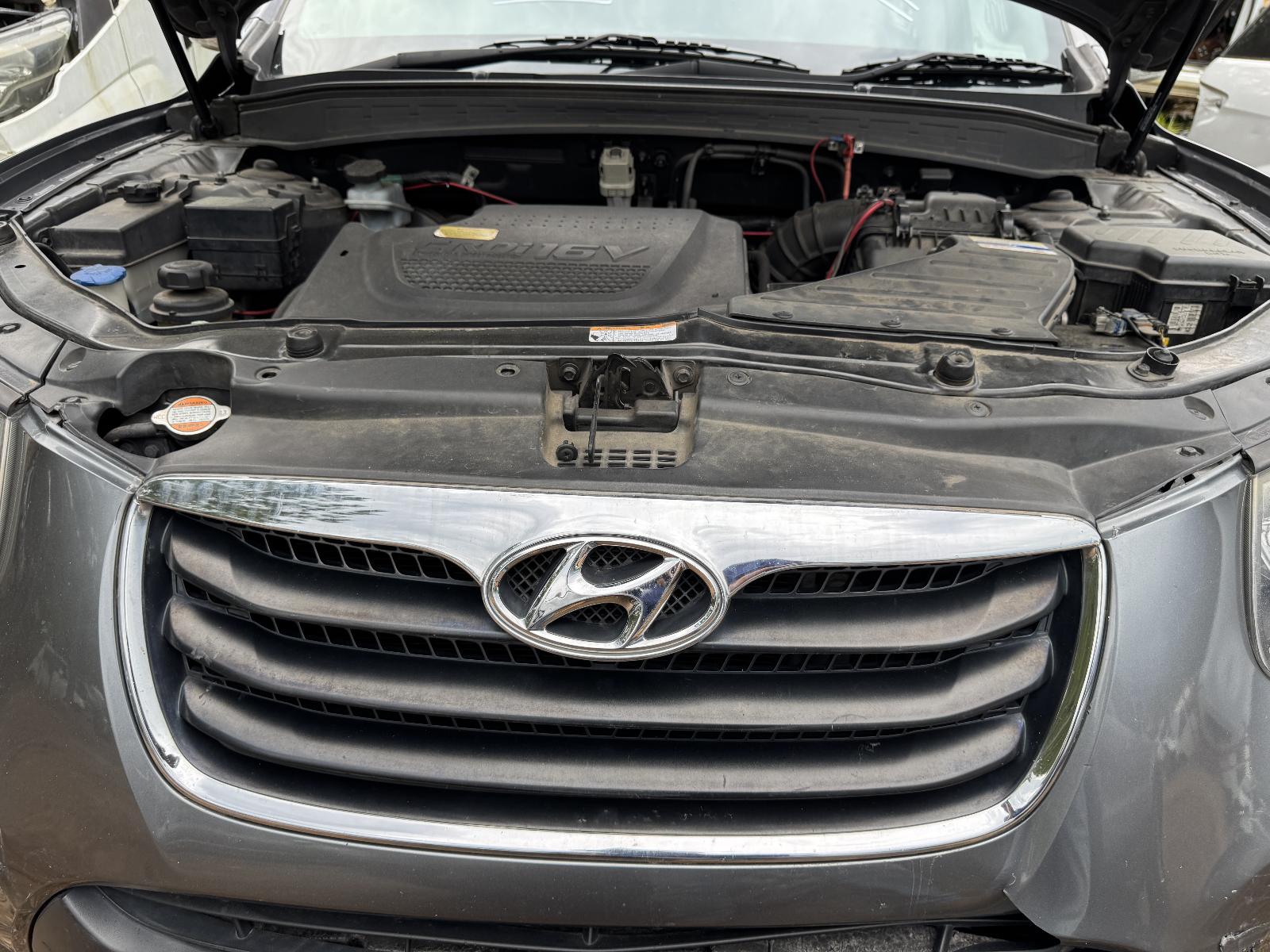 View HYUNDAI SANTA FE 2011 5 Door Station Wagon Breaking