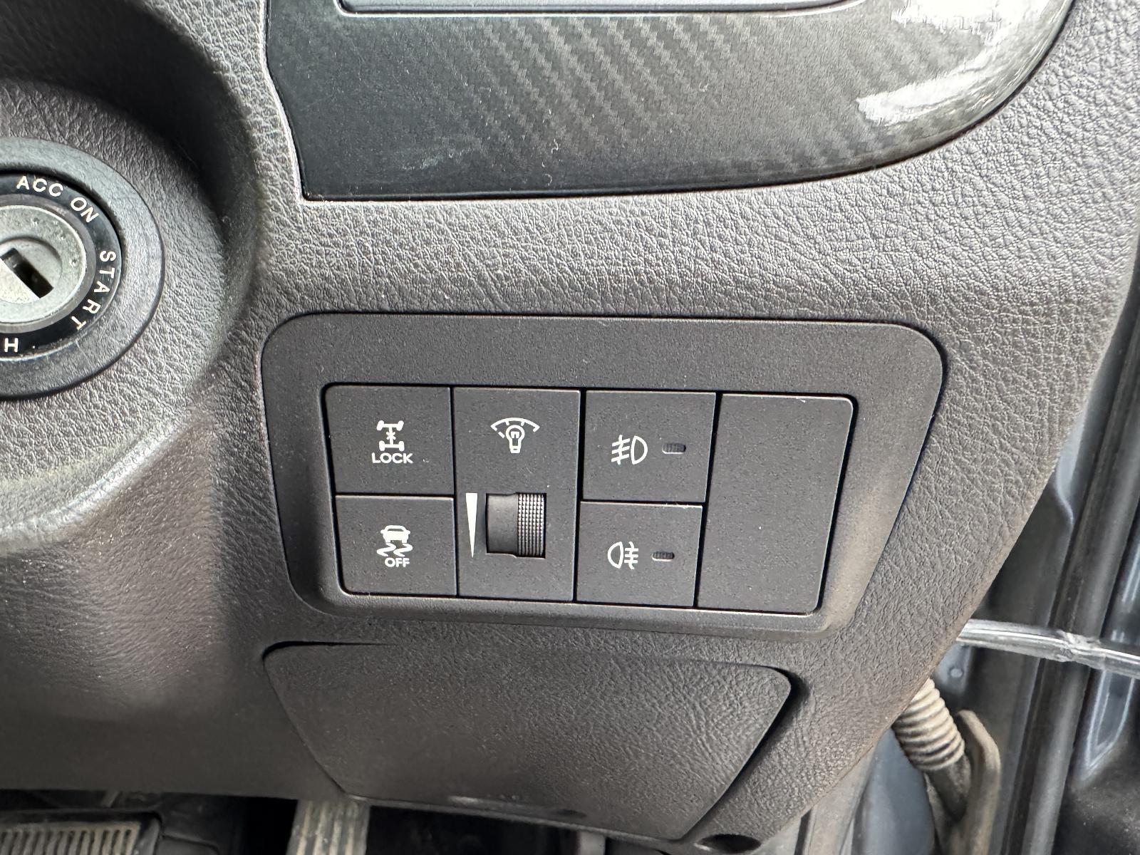 View HYUNDAI SANTA FE 2011 5 Door Station Wagon Breaking