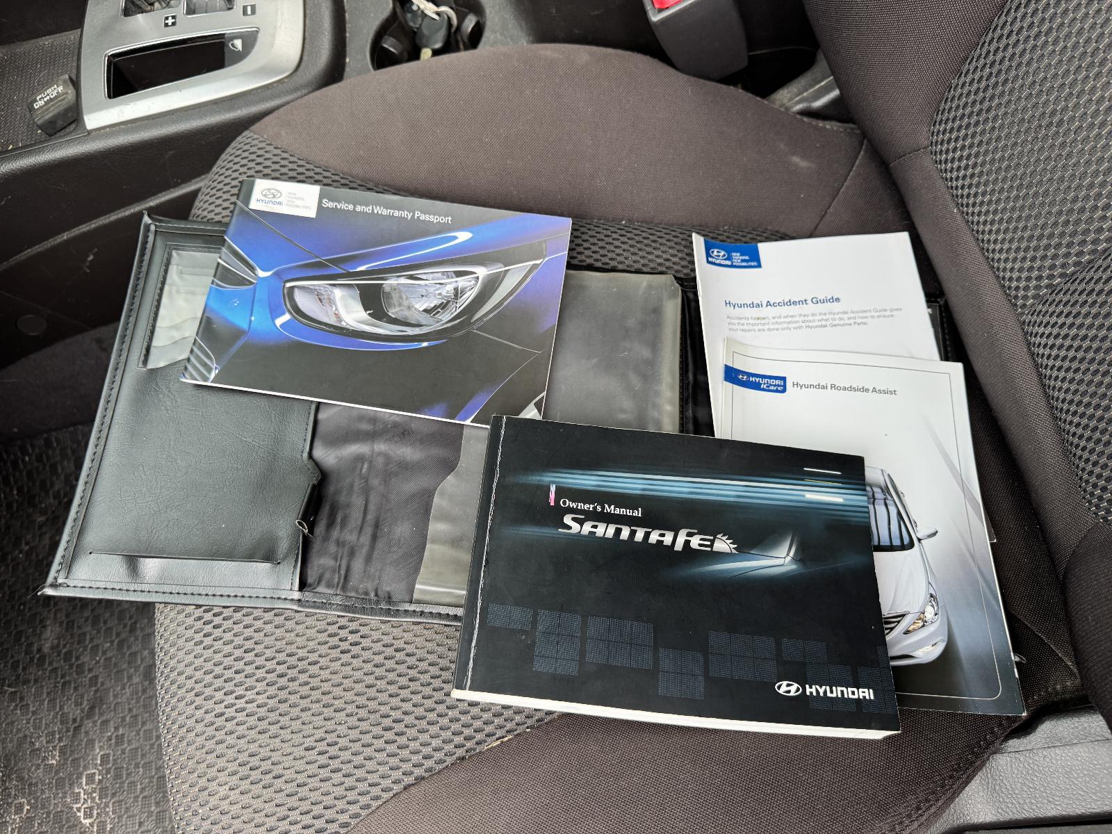 View HYUNDAI SANTA FE 2011 5 Door Station Wagon Breaking