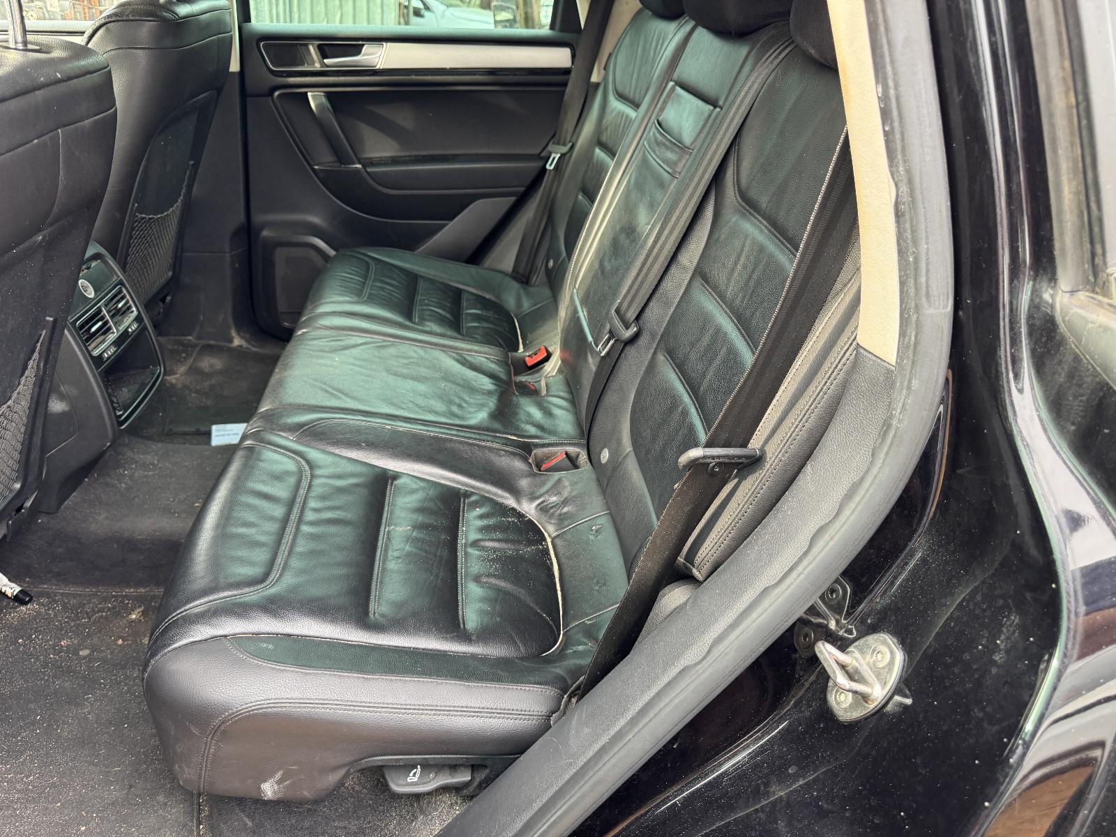 View VOLKSWAGEN TOUAREG 2016 4 Door Station Wagon Breaking