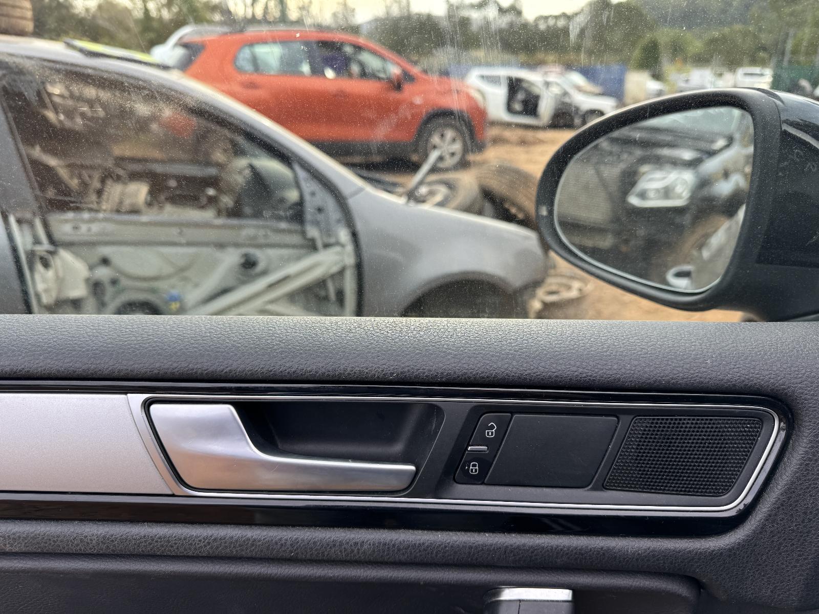 View VOLKSWAGEN TOUAREG 2016 4 Door Station Wagon Breaking