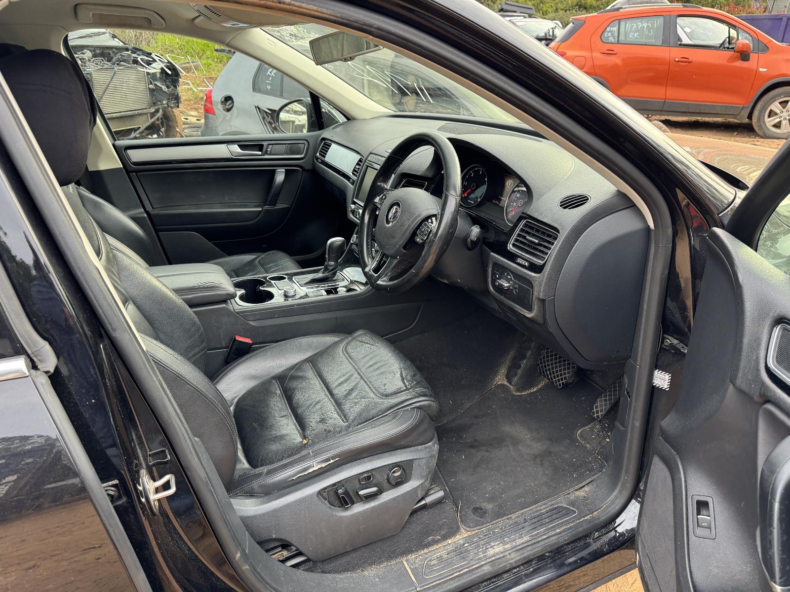 View VOLKSWAGEN TOUAREG 2016 4 Door Station Wagon Breaking