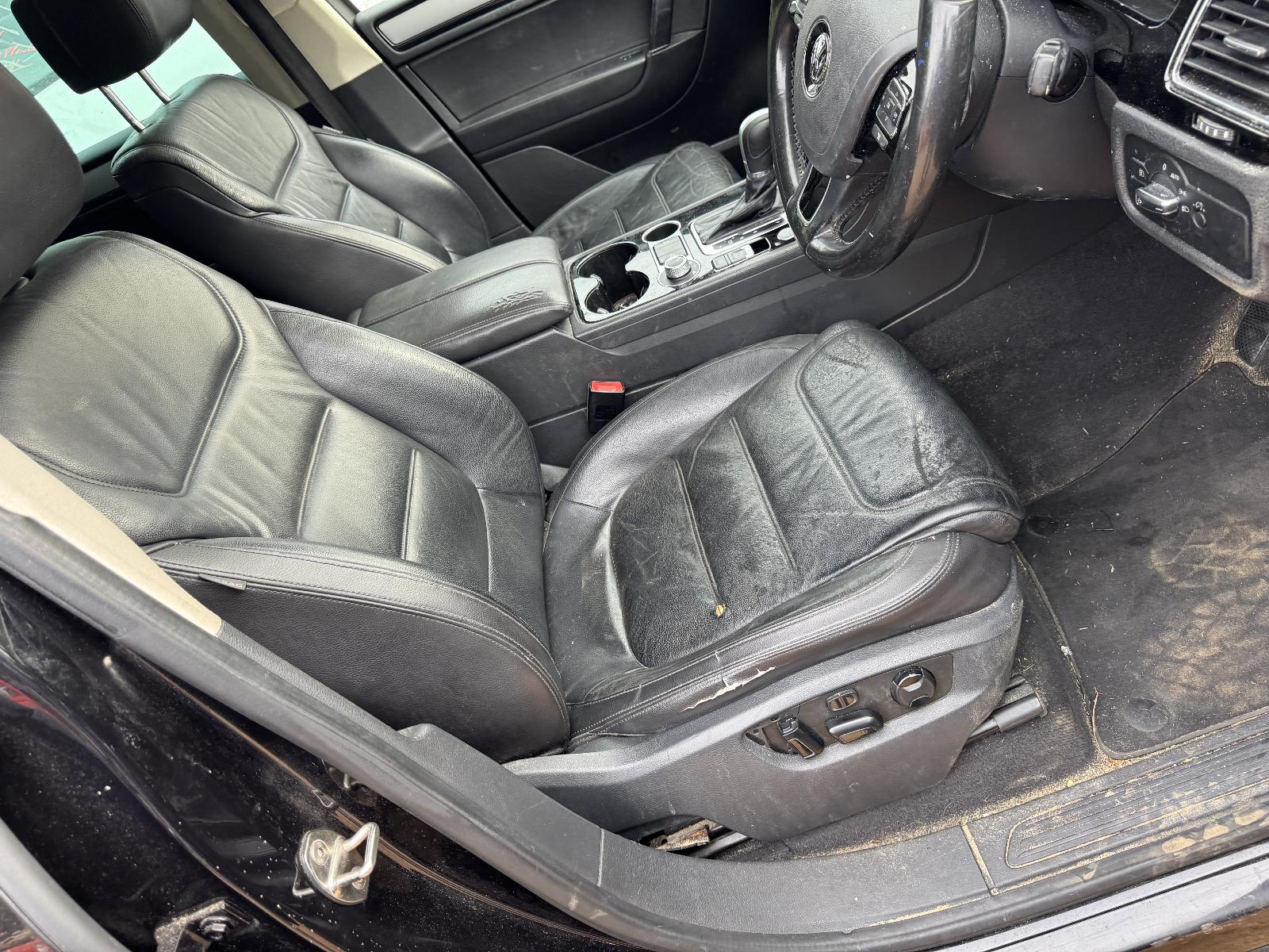 View VOLKSWAGEN TOUAREG 2016 4 Door Station Wagon Breaking