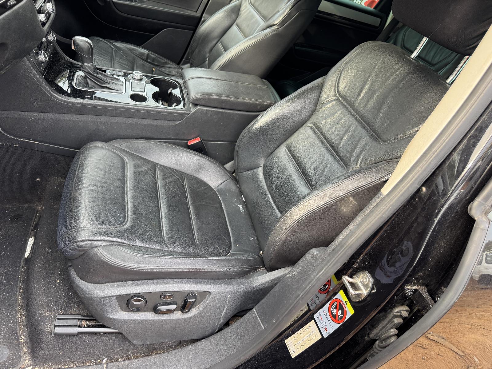 View VOLKSWAGEN TOUAREG 2016 4 Door Station Wagon Breaking