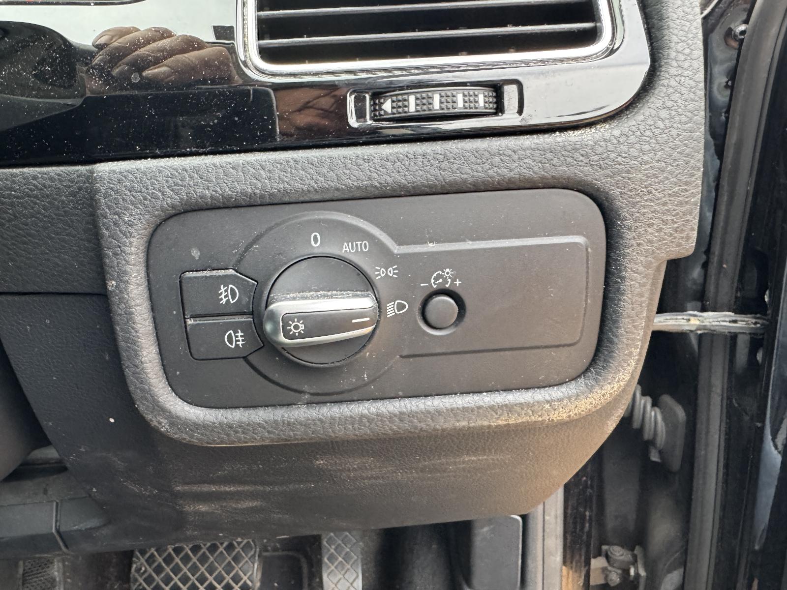 View VOLKSWAGEN TOUAREG 2016 4 Door Station Wagon Breaking