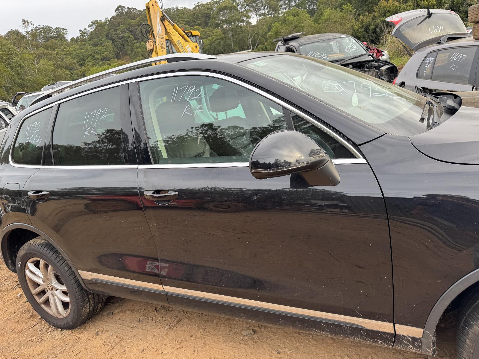 View VOLKSWAGEN TOUAREG 2016 4 Door Station Wagon Breaking
