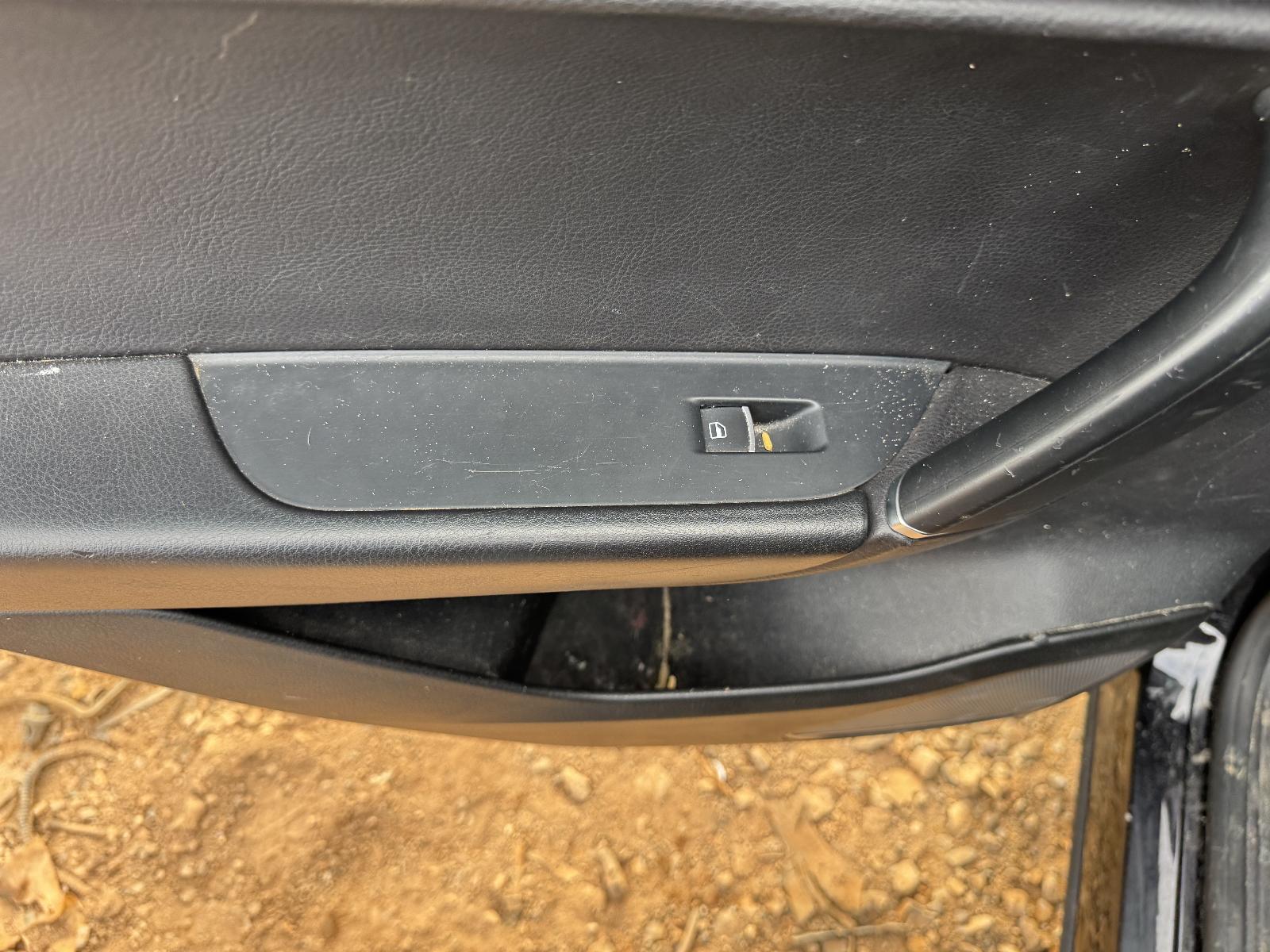 View VOLKSWAGEN TOUAREG 2016 4 Door Station Wagon Breaking