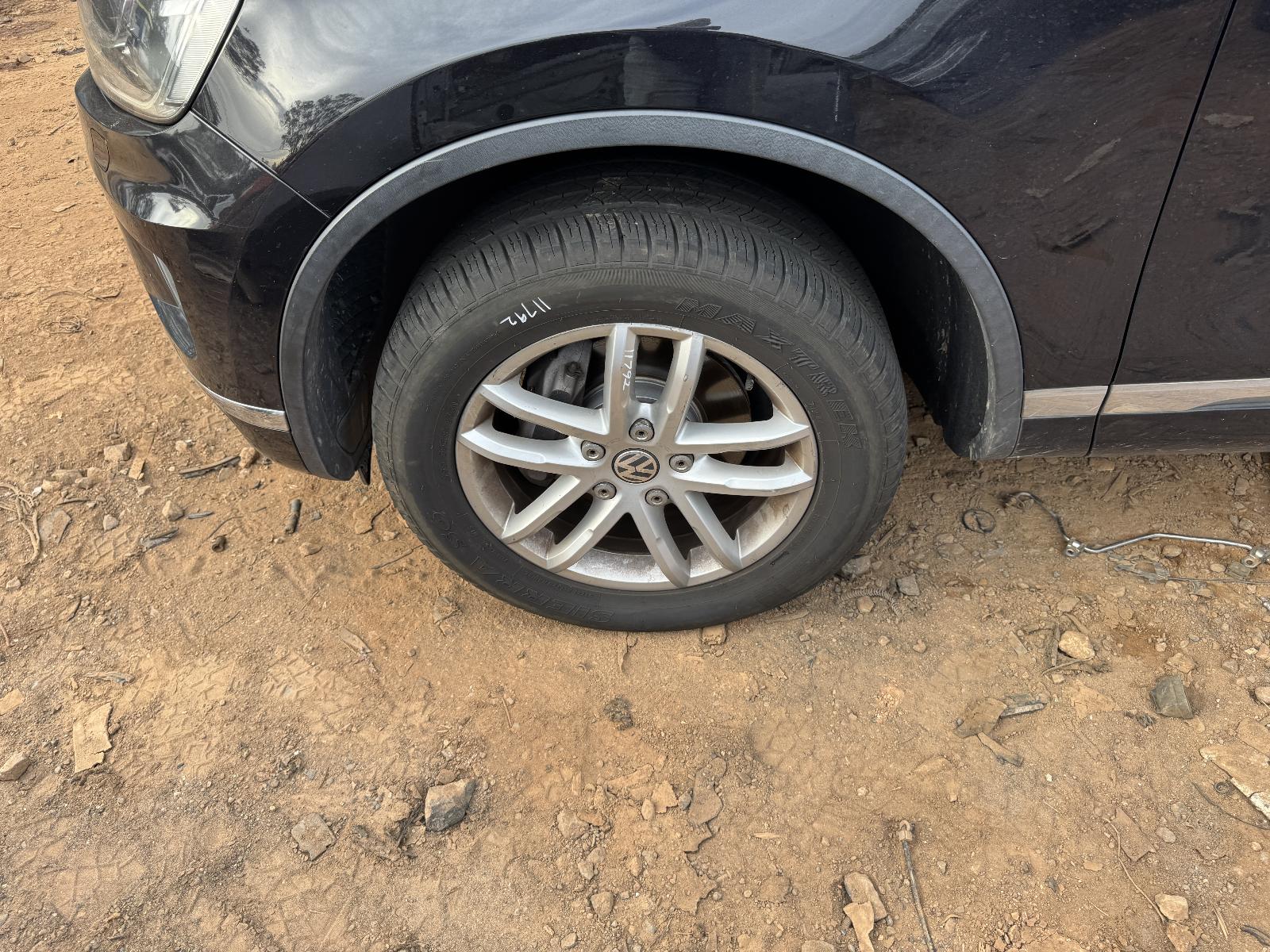 View VOLKSWAGEN TOUAREG 2016 4 Door Station Wagon Breaking