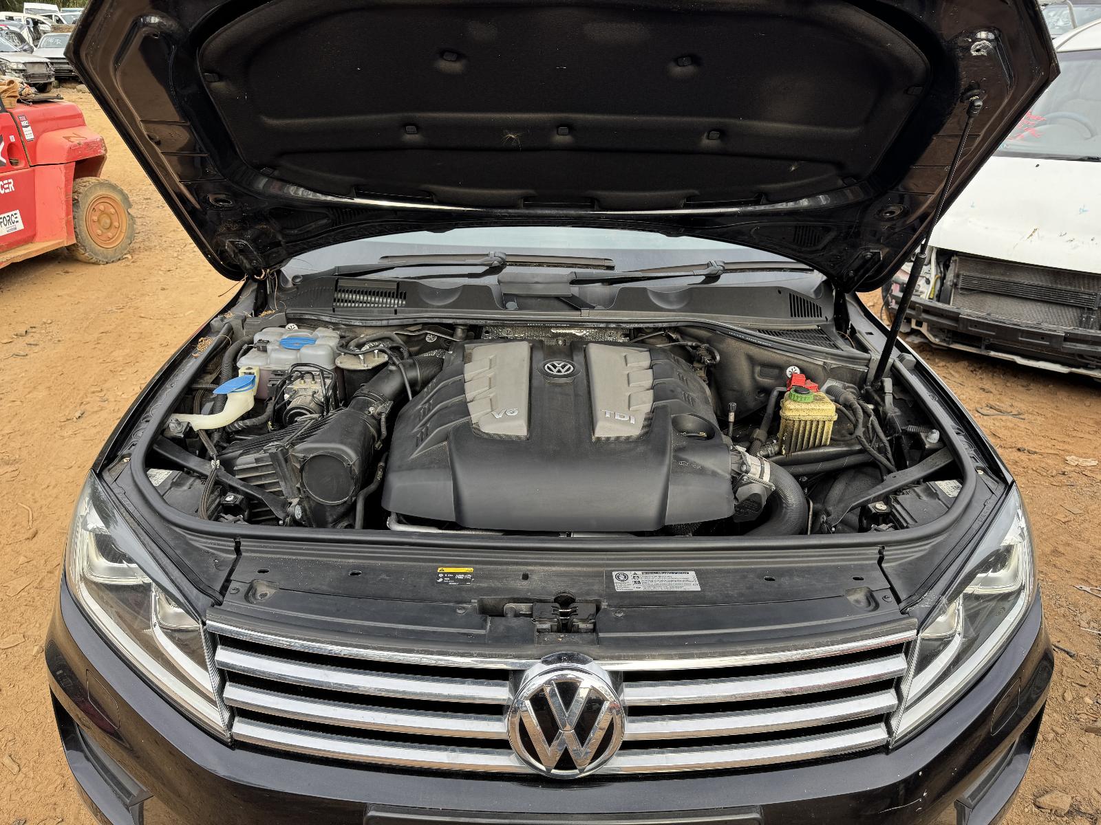 View VOLKSWAGEN TOUAREG 2016 4 Door Station Wagon Breaking