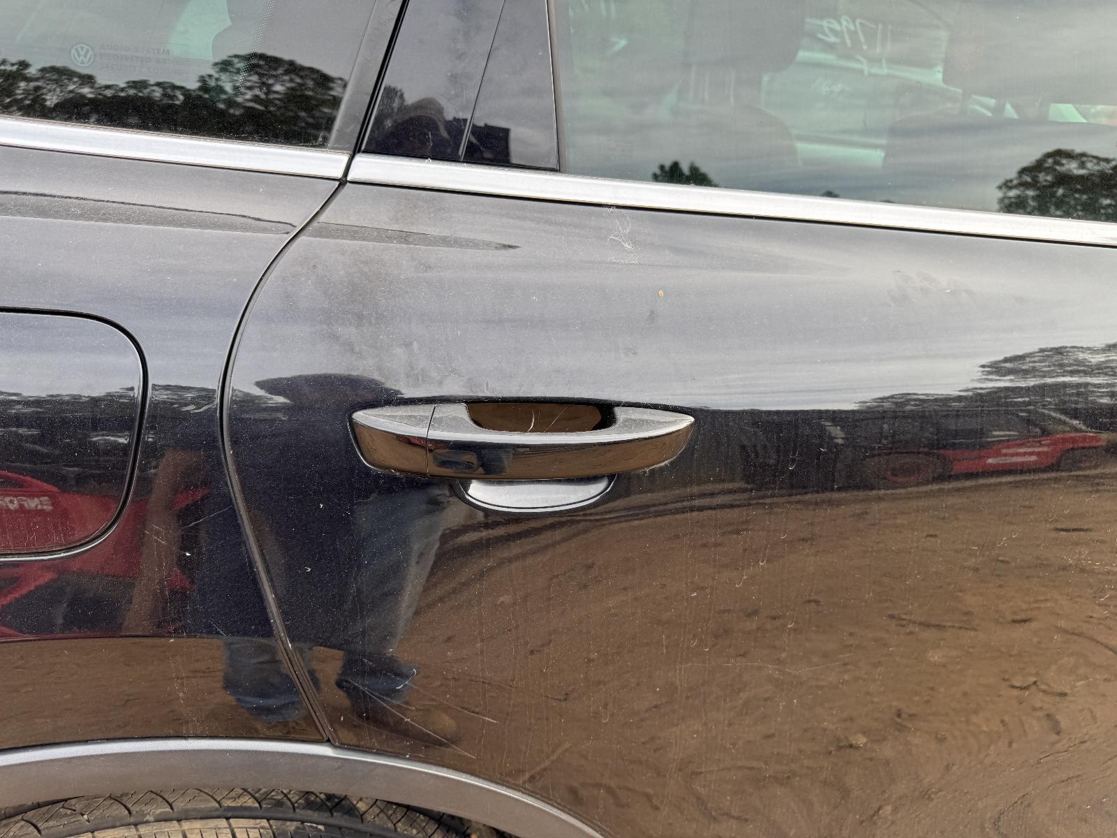 View VOLKSWAGEN TOUAREG 2016 4 Door Station Wagon Breaking