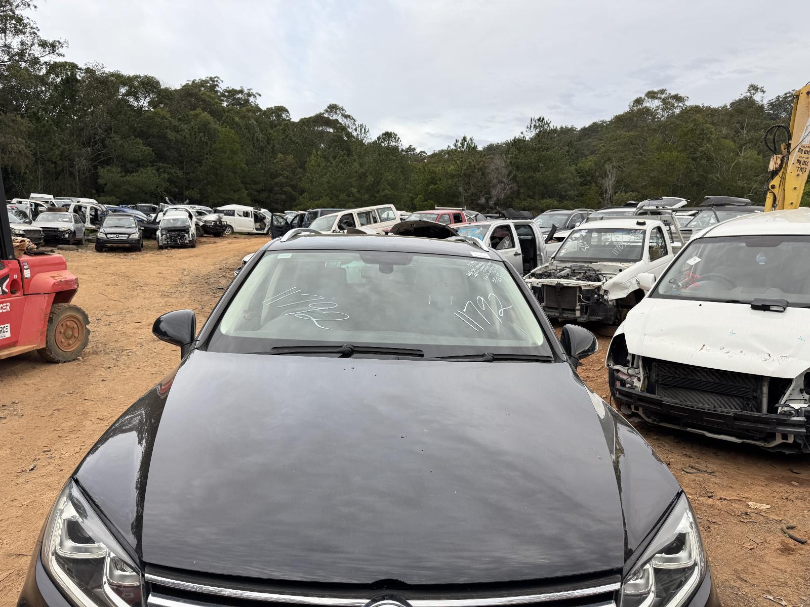 View VOLKSWAGEN TOUAREG 2016 4 Door Station Wagon Breaking