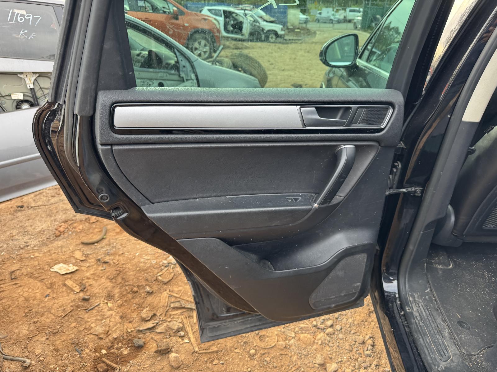 View VOLKSWAGEN TOUAREG 2016 4 Door Station Wagon Breaking