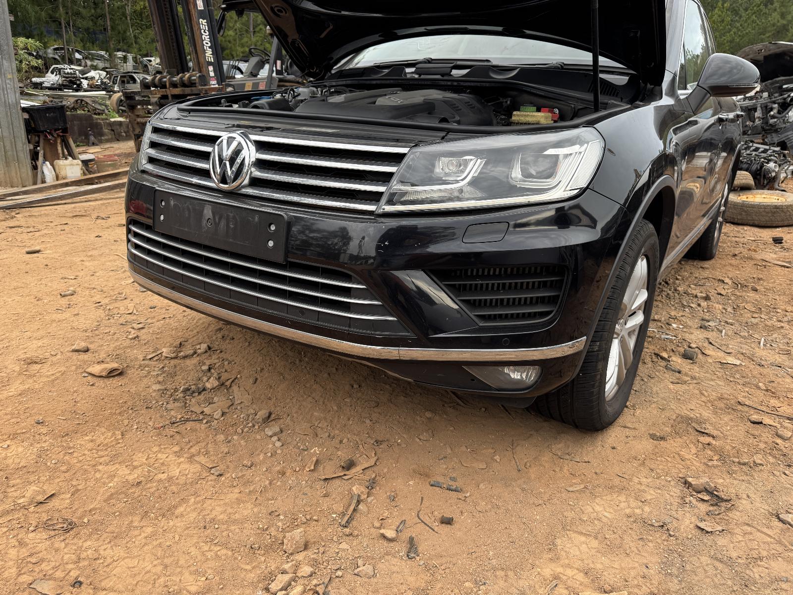 View VOLKSWAGEN TOUAREG 2016 4 Door Station Wagon Breaking