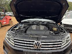 View VOLKSWAGEN TOUAREG 2016 4 Door Station Wagon Breaking