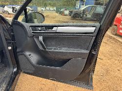 View VOLKSWAGEN TOUAREG 2016 4 Door Station Wagon Breaking